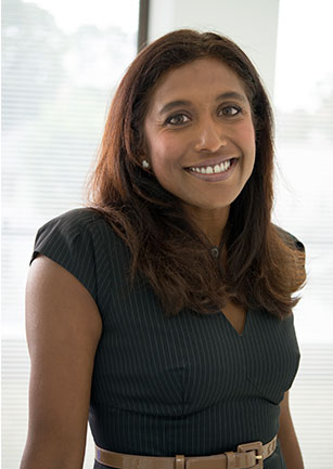 ABOUT_US_TEAM_DR_PRYA1